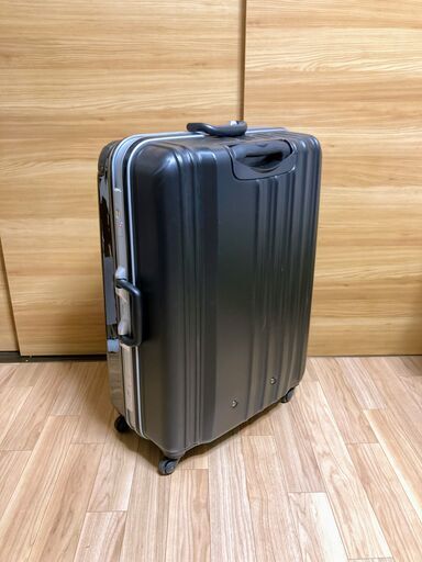 中古スーツケース MサイズaruKiKata アルキカタ　鍵2個　その他付属品有 中古スーツケース MサイズaruKiKata アルキカタ 鍵2個 その他