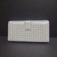 Ferragamo  長財布  シルバーの画像