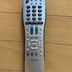 ㊳  シャープ　アクオス　液晶テレビリモコン(中古品)