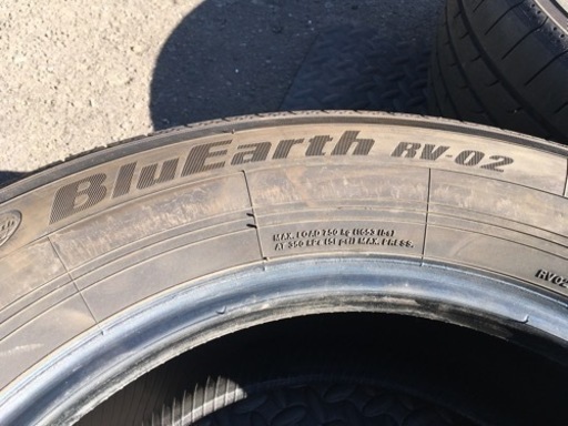 バリ山 ブルーアースRV02 215/65R16 2020年製 4本セット アルファード等