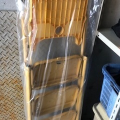 新品未使用品　3段折りたたみ　脚立　道具トレー付きの画像