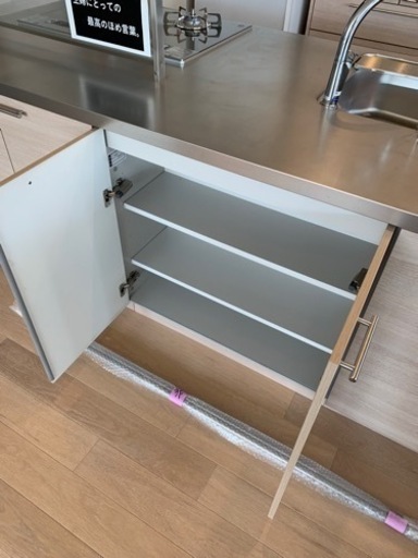 ハウスメーカーオリジナルアイランドキッチン　パックキャビネット