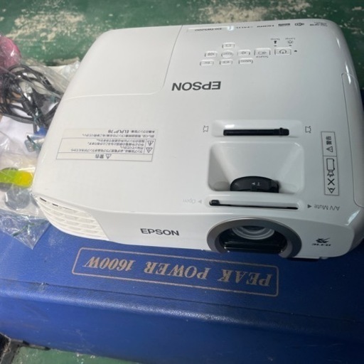 EPSON プロジェクター