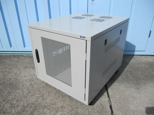 サーバーラック　鍵無し　570ｘ700ｘ580　中棚等無し