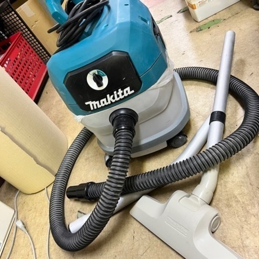 makita集塵機 業務用掃除機 定価38000円 新しめです  しげん屋