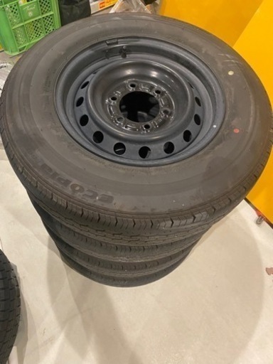 さらに値下げしました。ハイエース　タイヤホイールセット　走行10000キロぐらい