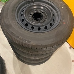 ハイエース夏タイヤのみ未使用値下げしました