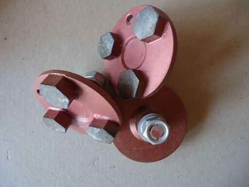 コンクリート面・キレイにする・刃