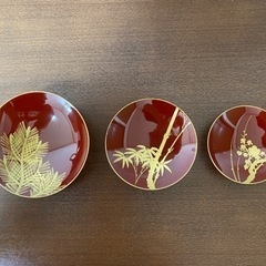 お屠蘇セットとお重箱の画像