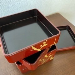 お屠蘇セットとお重箱の画像