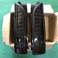 200系 ハイエース 社外 LEDテール used