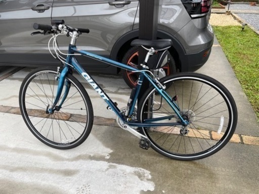 ジャイアント　クロスバイク　R3　サイクルコンピューター、パンク修理キット付き