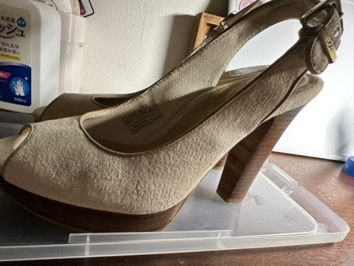 UGG ヒール　本革サンダル　パンプス#ベージュ