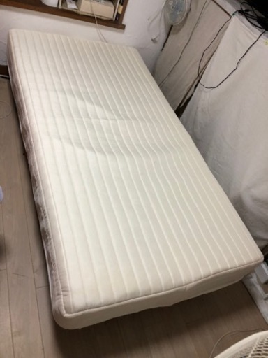 脚付きスノコベット