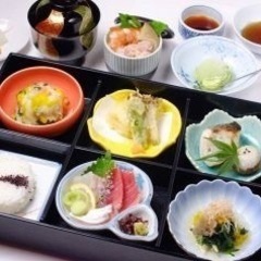 🌸日本料理店のホールスタッフ募集🌸の画像