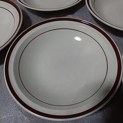 お皿　新品。少し深さある。5個セット⭐の画像