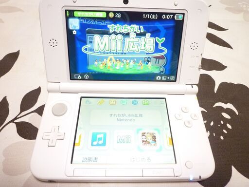 （オークション入札が入りましたので質問を終了させて戴きます）任天堂３DSLL綺麗目パールホワイト