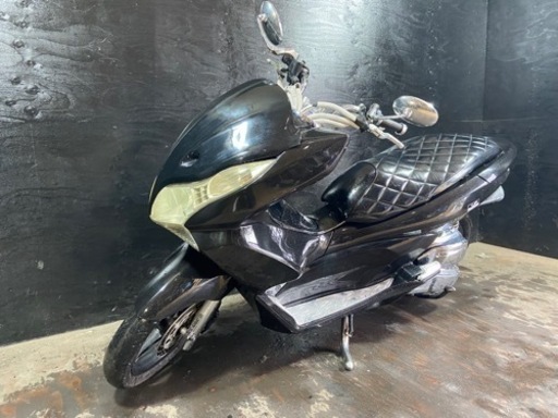 買取強化中！！★お支払い総額12.8万円★ ホンダ PCX125 カスタム多数♪ 社外マフラー！フロントマスク！エナメルシート！ 通勤通学に！カスタムベースにも♪ 関東圏内即日配送可能です！