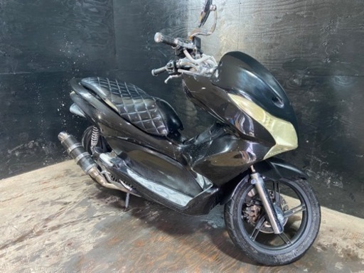 買取強化中！！★お支払い総額12.8万円★ ホンダ PCX125 カスタム多数♪ 社外マフラー！フロントマスク！エナメルシート！ 通勤通学に！カスタムベースにも♪ 関東圏内即日配送可能です！
