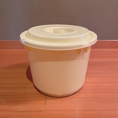 漬物ポリ容器　20リットル　押し蓋つき
