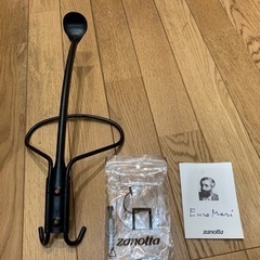 イタリア製の帽子ハンガー 新品です。の画像