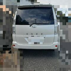 ヴォクシーです！値段交渉気軽に連絡下さい！車検長いです！商談中。の画像