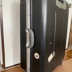 黒の大型スーツケース(ハード)お譲りしますの画像