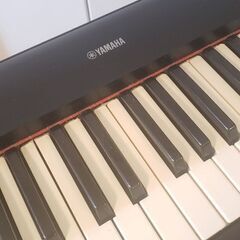 YAMAHA電子ピアノ・アンプのセットの画像