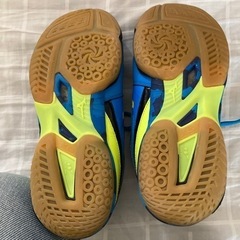 バトミントンシューズ26.5cmの画像