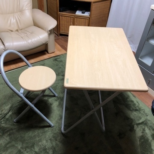 パソコンデスク折りたたみ式。