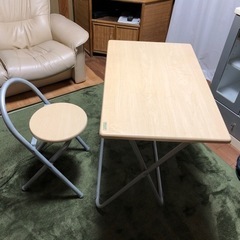 パソコンデスク折りたたみ式。