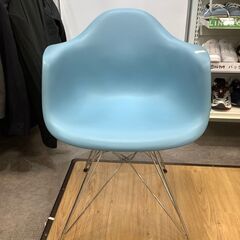 【トレファク熊谷駅前店】Herman Miller アームシェルチェア ライトブルー のご紹介です！