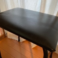 電子ピアノの椅子の画像