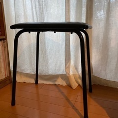 電子ピアノの椅子