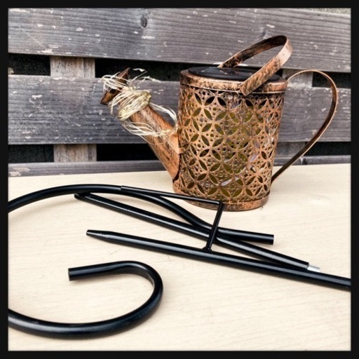 ご購入者様決定꒰未使用꒱シャビーシック ブリキ風ジョウロ ガーデンライト 洋風 ガーデニング