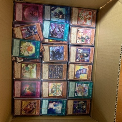 ※早い者勝ち　配送可！　遊戯王引退品　8000枚くらいあります！