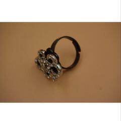 ▼J→→→M20番  ラインストーンなどがついたデザインリングの画像