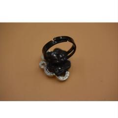 ▼J→→→M20番  ラインストーンなどがついたデザインリングの画像