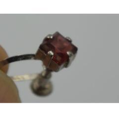 ▼▼J→→→M20番   淡い紫のクリスタルがついたイヤリング 片方の画像