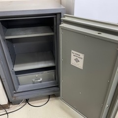 取りに来て、引き取って頂ける方を探しています。