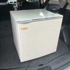 コンパクトで小さい1ドアの冷蔵庫 2008年製 の中古です。