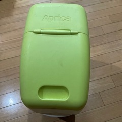 アップリカ　おむつゴミ箱