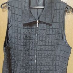 黒ベストジャケット
