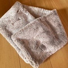 新品ネックファー　しまむらは￥979円でした