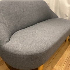 二人掛けソファ、無料で差し上げます。の画像