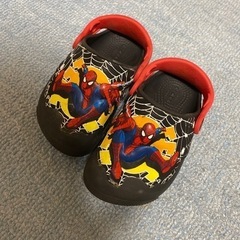 光るスパイダーマンクロックスC8
