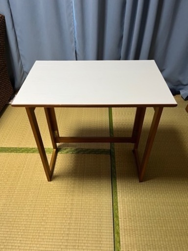 テーブル