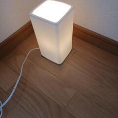 テーブルランプの画像