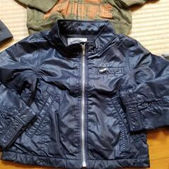 男の子　肌寒い日が続く頃にの画像