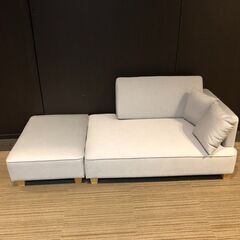 【展示品・未使用】2人掛けカウチソファ コンパクトソファ ファブリック仕様 定価・32990円?自社配送時?代引き可?※現金、クレジット、スマホ決済対応※【送料に設置込】